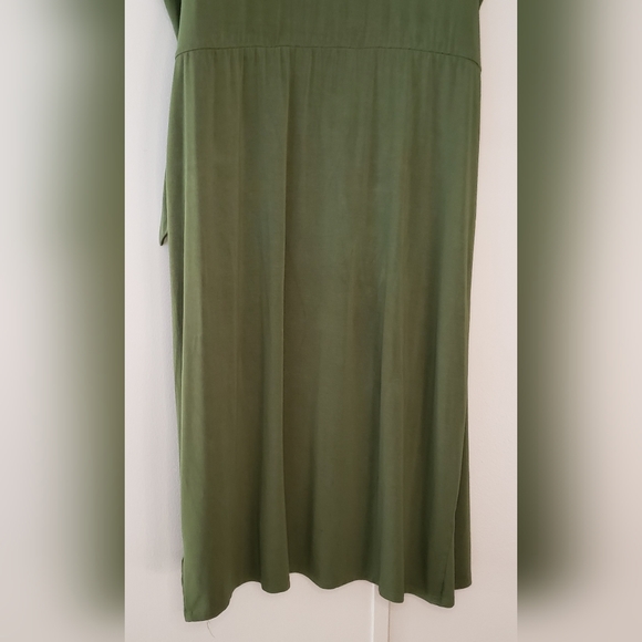 Ava & Viv Green Faux Wrap Midi Dress - Picture 8 of 11